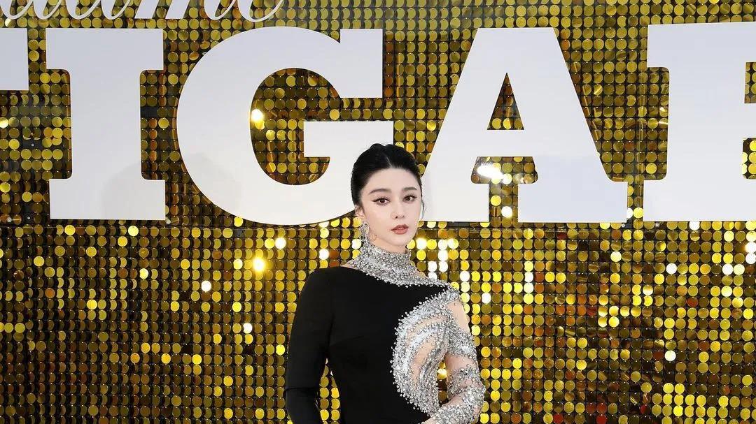 范冰冰|范冰冰红毯再秀镂空礼服 纤细腰身回应网友腰