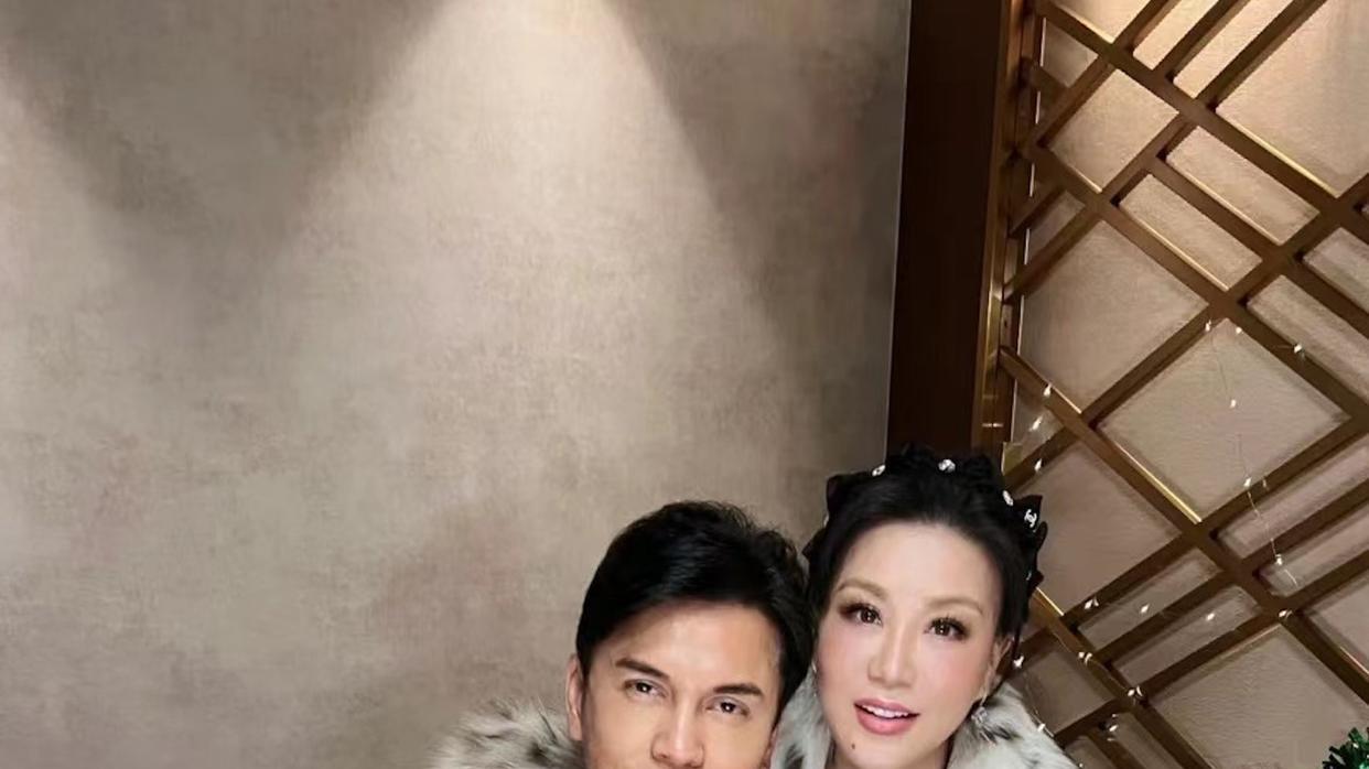 吕良伟|吕良伟夫妻晒百万豪车，网友嘲讽男方吃软饭，杨小娟礼貌护夫获赞