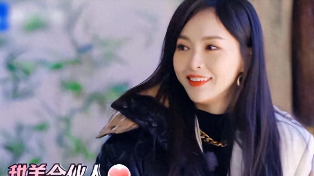 《王牌8》官宣定档，唐嫣站C位，贾玲缺席引争议