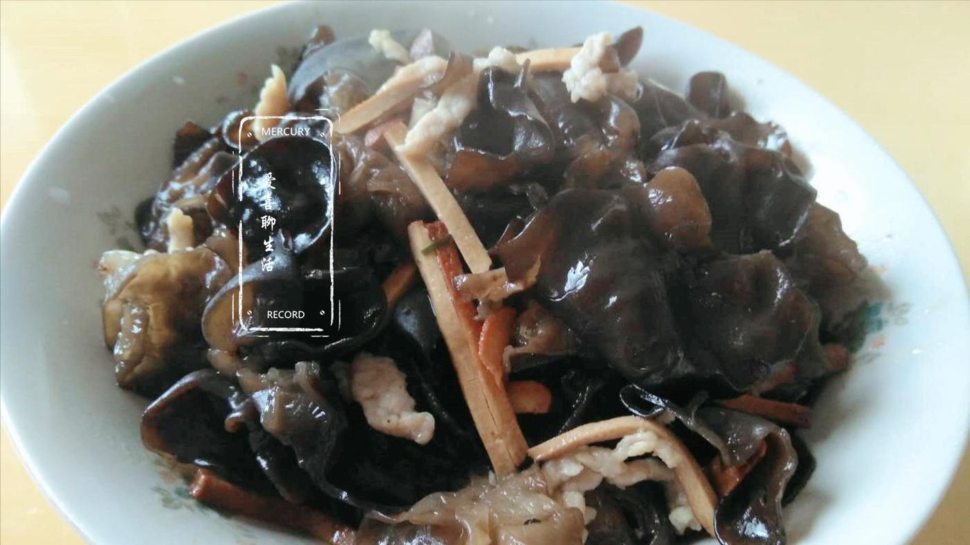 |这菜一年四季有，搭配它们一起炒，口感丰富味道鲜美，比吃大鱼大肉强