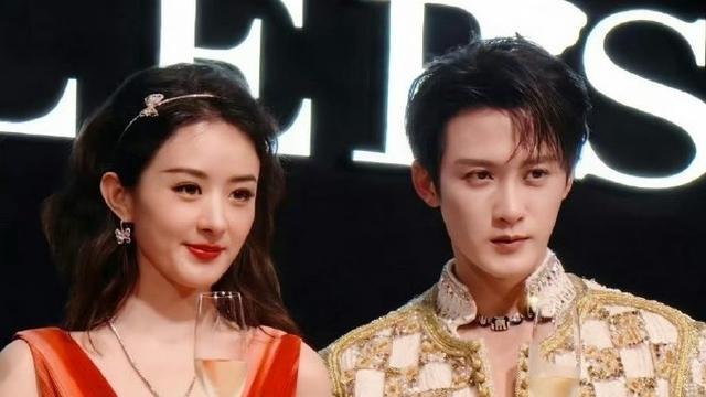 赵丽颖珠宝展形象引发网友热议，生图曝光，犹如农村办席的主持人