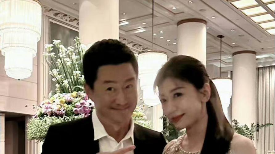 贾静雯|吴京贾静雯，冲上热搜！