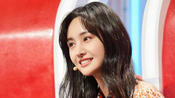 郑爽曝光群聊，多位明星被波及，称杨幂为钱而与刘恺威结婚