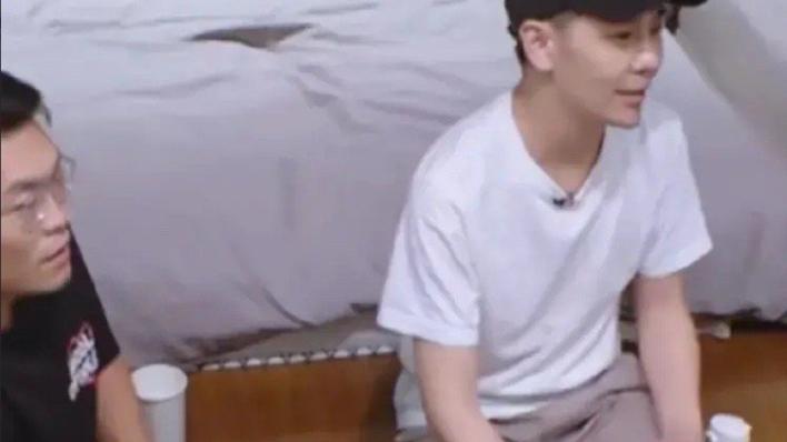 林志颖节目首聊车祸，手臂旋转断掉没打石膏，感叹：现在医术厉害