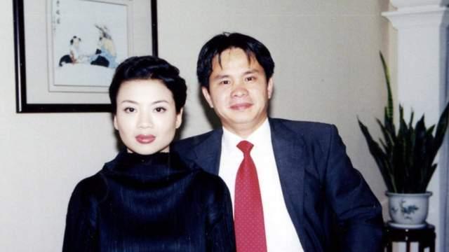 张也|春晚歌唱家张也患支气管炎，坚持登台表演太敬业，不穿旗袍变化大