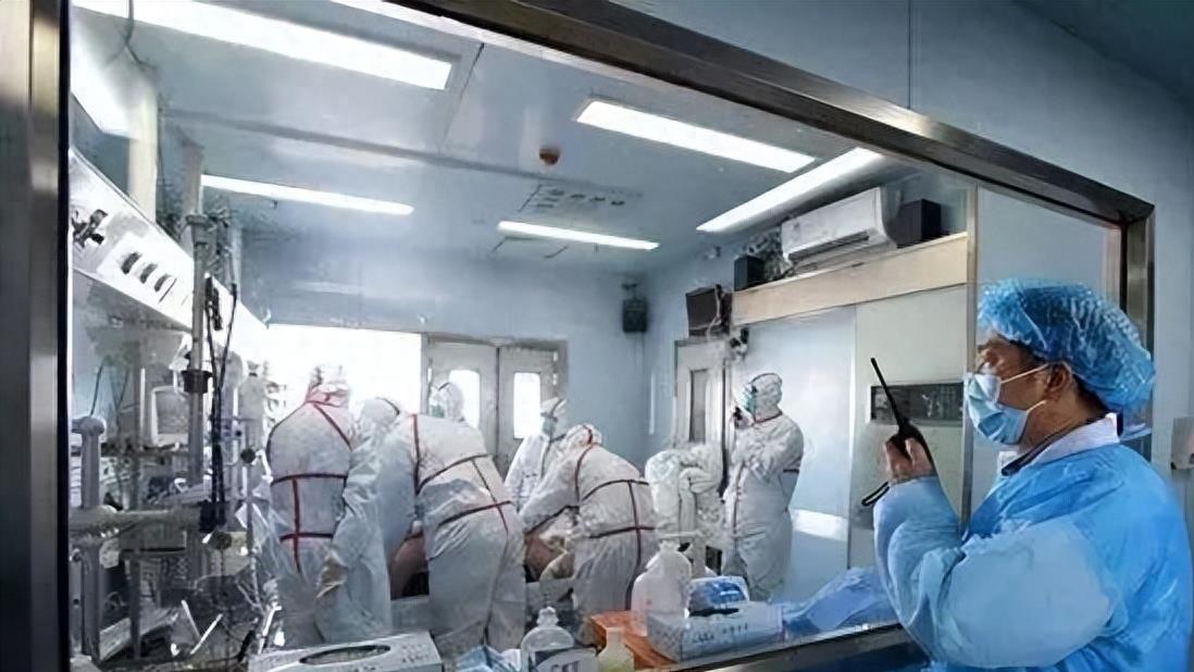 赴美生子、定居西班牙的柴静，遭道丁院士怒怼：中国人是不是人？