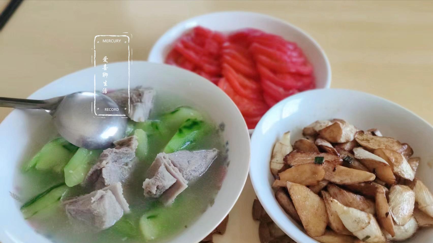 魏大勋 女子晒极简一人餐走红，网友：自律的人最有魅力，难怪皮肤好身材棒！