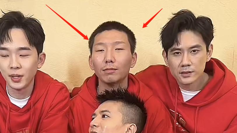 邓超|邓超新片重映票房直接腰斩，蹭《狂飙》热度，李宏伟站c位