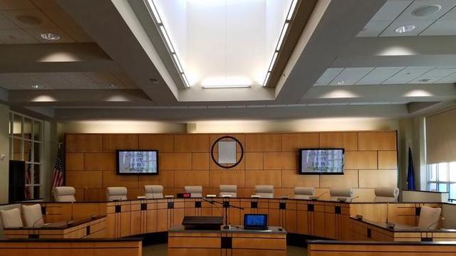 林靖恩|台湾\爷孙恋\婚后现状：妻子临盆没奶粉钱，大40岁老公卖唱片养家！