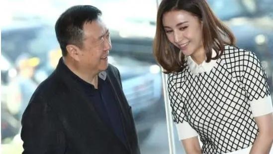 尤小刚|“滥情导演”尤小刚：搅乱两池春水，又拂手而去，现任小他30岁