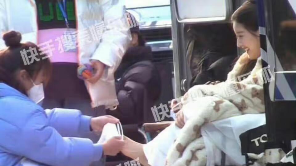 |郭碧婷得抑郁症的瓜？迪丽热巴自曝和黄景瑜恋情？代孕夫妻一言难尽？