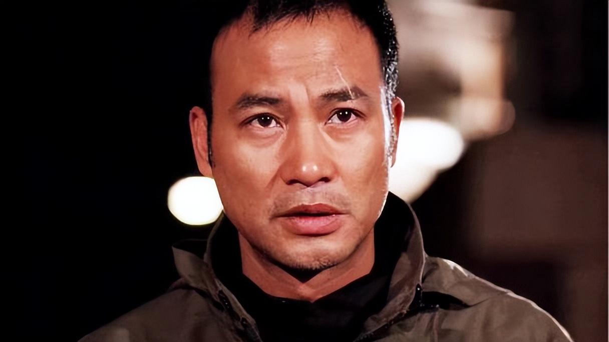 他68岁零绯闻，为妻女买下26套房，梦想回山东安享晚年