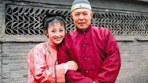 她曾是军艺校花，却被张铁林玩到无法生育，最终嫁到香港