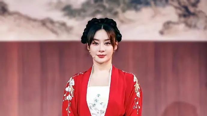 袁姗姗|36岁袁姗姗携一部女性大作来袭，合作41岁男演员，人设很爽惹期待