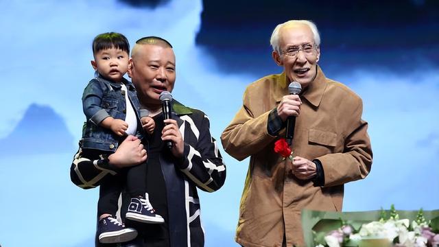 郭德纲|“德云四老”从不登台，郭德纲却每月发2万工资，他们是我恩人