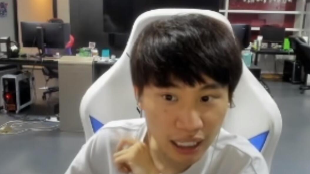 斗鱼|斗鱼舞蹈一姐直播间爆料职业选手大瓜，有人想要睡她