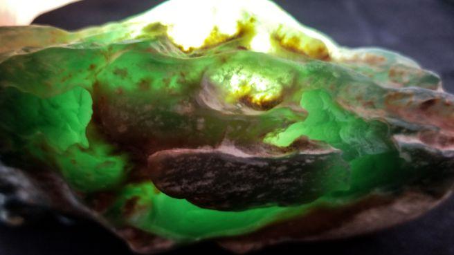 翡翠颜色的浓度是越浓越好吗？