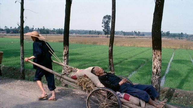 法国摄影师镜头下1980年的中国：那时人们笑容淳朴，贫富差距很小！