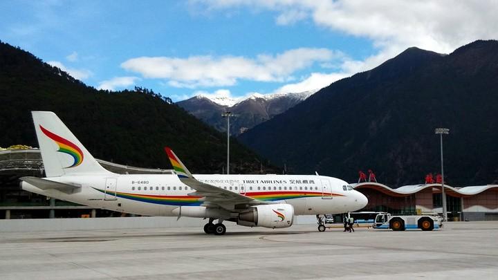 旅游攻略|西藏海拔最低的机场，下了飞机后惊呼：飞错了，雪山在哪里？