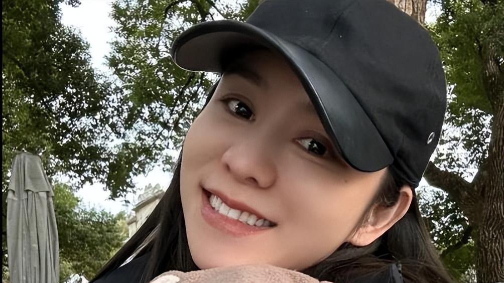 |张馨月全家在上海过年，婚后看管林峰很严密