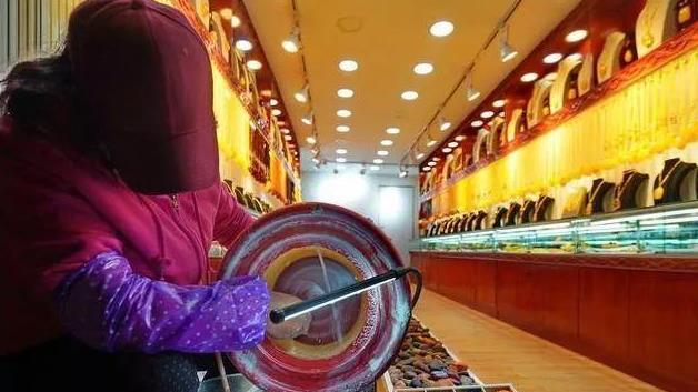 文玩中的那些骗局，普通人如果不懂的话，千万不要随意购买