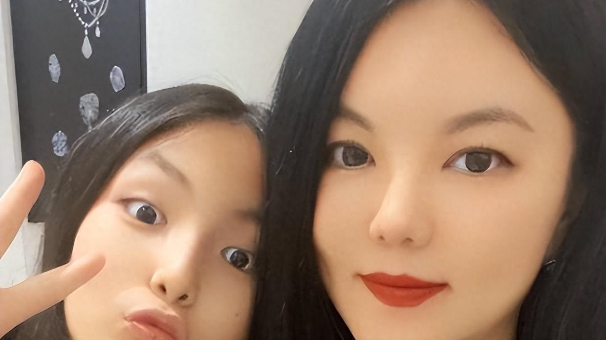 王诗龄谈恋爱了？疑似约会私照流出，李湘富养观念要翻车