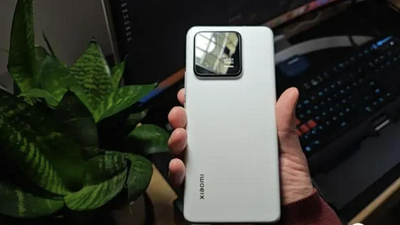 主板|iPhone13对比小米13：差距无法接受