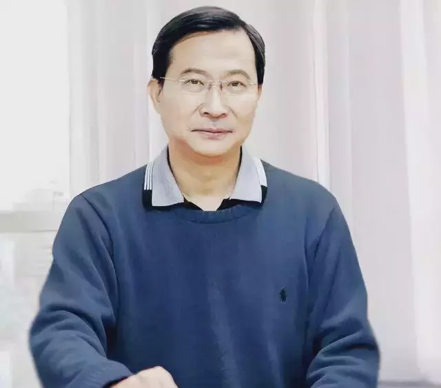 饶毅|饶毅批评张文宏钟南山，反被扒出多重身份，大量粉丝倒戈