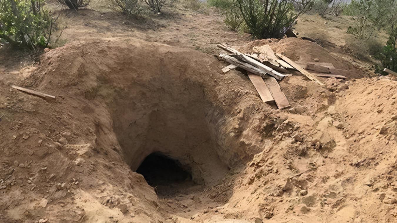 甘肃21岁男子被8名中学生活埋，死前哀求：放过我，妈妈在家等着我