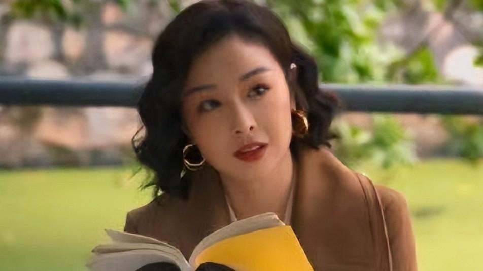 发型 “大嫂卷”凭什么火遍全网？显气质又有女人味，但要避开这几个坑