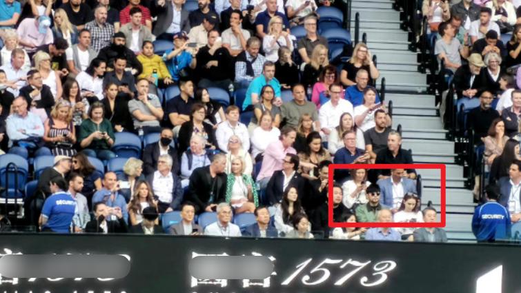 周杰伦|移居澳洲？周杰伦昆凌现身澳洲看比赛，男方胡子拉碴昆凌素颜显老