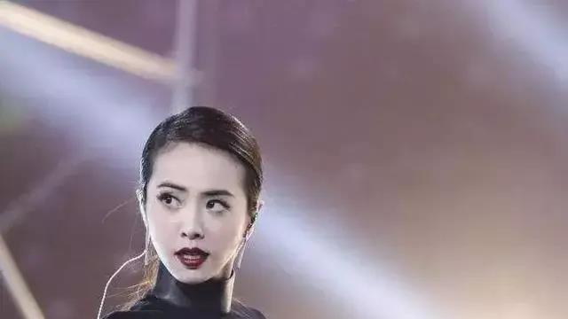 为了钱卖国，蔡依林被央视坚决封杀，她的卖国罪不可原谅