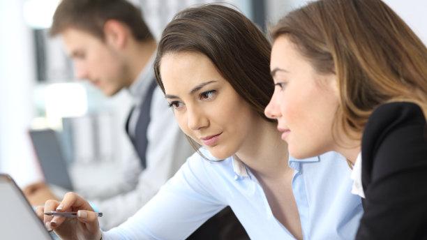 职业规划|如何在职业规划中建立自己的职业网络和人际关系？