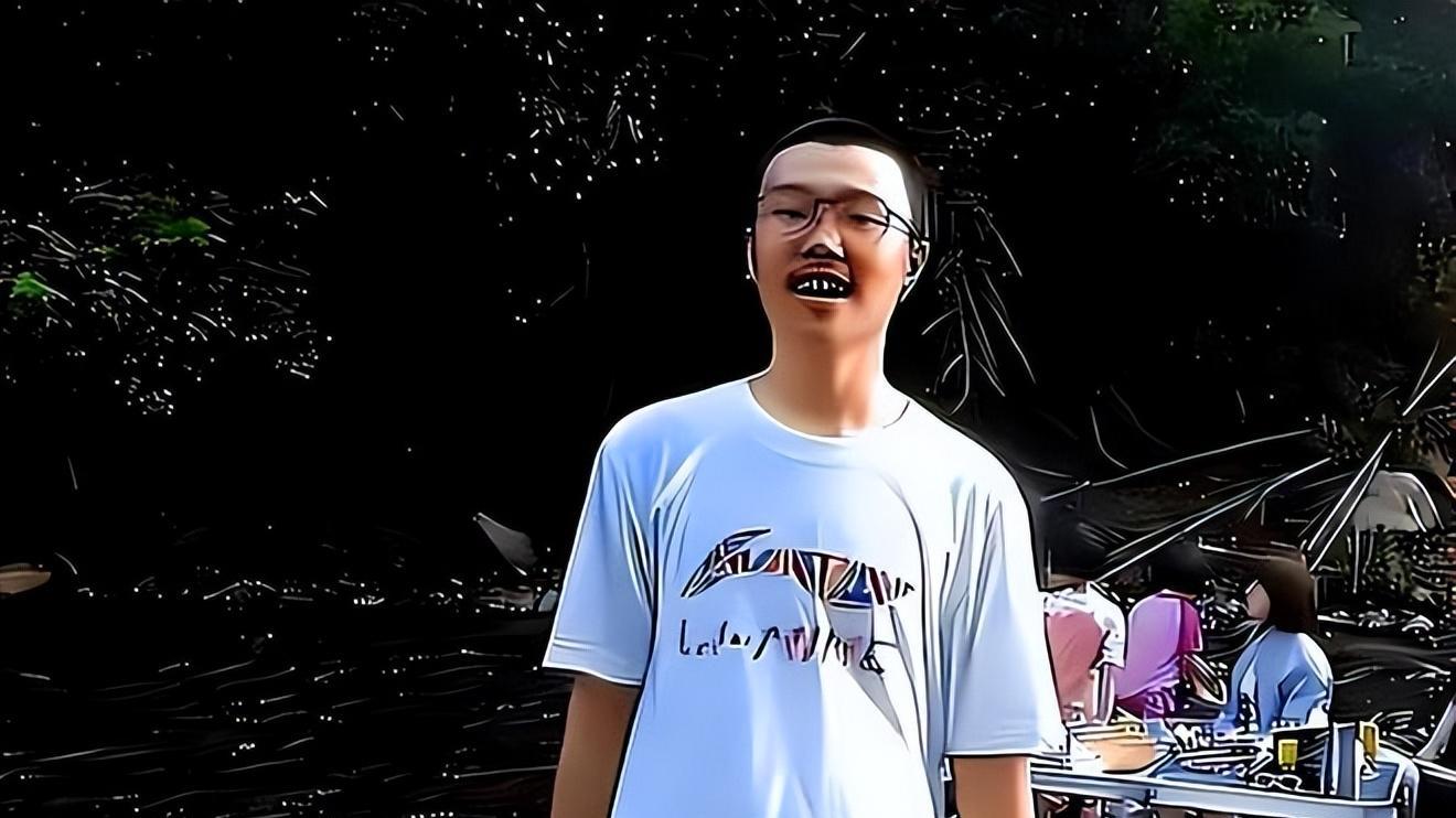 胡鑫宇事件进展，上千名群众继续寻找，致远中学却忙着换铁丝网