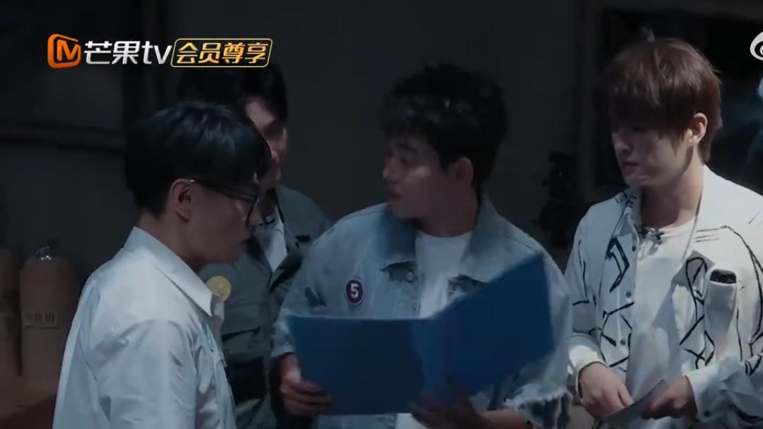 王栎鑫相亲被问急了自嘲情感不顺，苏醒还cue离婚协议看不太懂