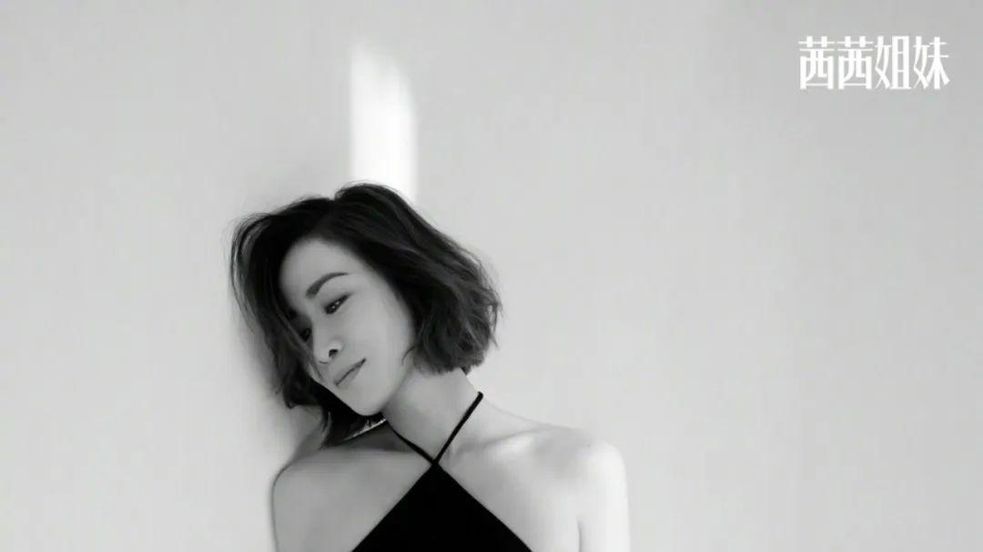 佘诗曼|47岁佘诗曼未婚独居：没有爱情，但有很多很多钱