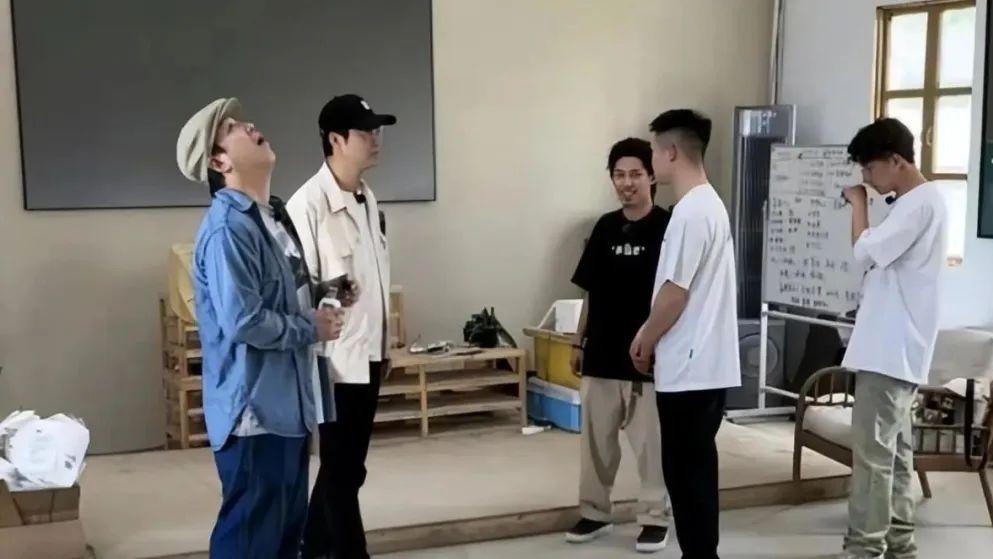 王迅|遭《极限挑战》抛弃后，王迅投靠黄渤孙红雷，反手进2档热门综艺