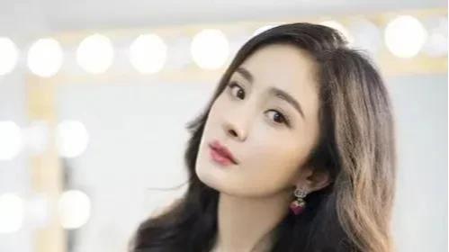 杨幂|杨幂说陪导演睡很正常，只有这样才能拿到好机会