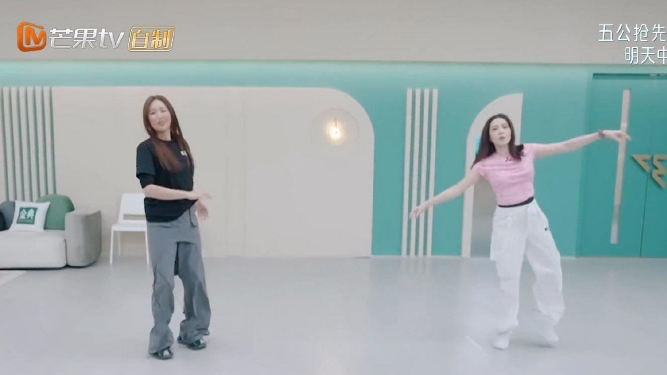 乘风五公徐怀钰状态回来了？和黄丽玲破天荒联动，输赢还重要吗