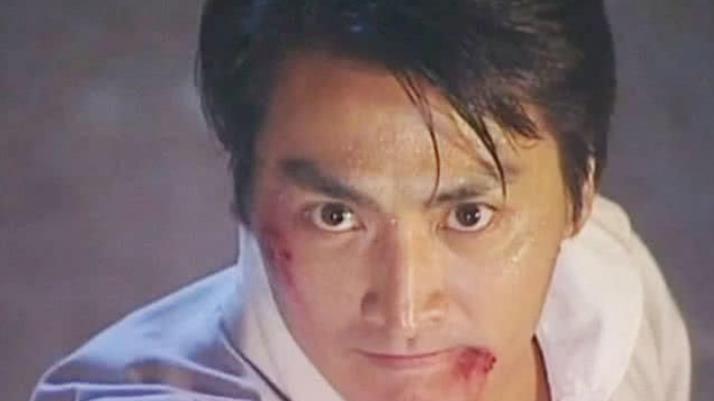 知名演员何家劲深夜发文：“人神共愤！自有天收！”评论区沦陷