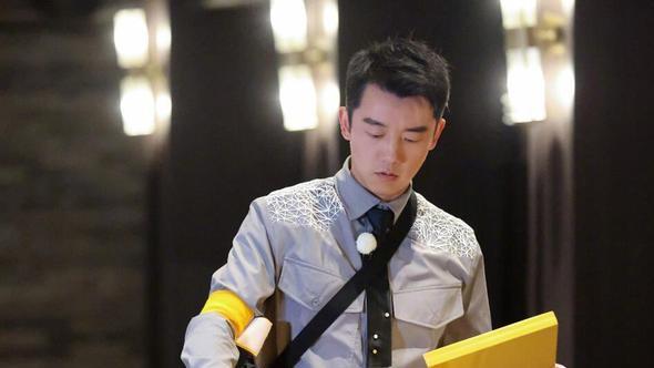 周深|郑恺的“没法说”，周深的“没法动”，让这期《跑男》赢麻了