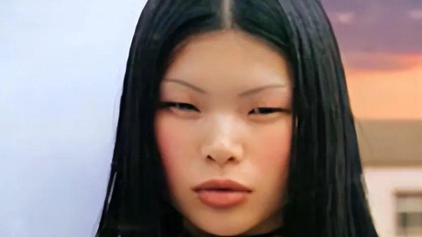 吕燕|国际超模吕燕：长相不佳却嫁法国贵族，混血儿子颜值超高