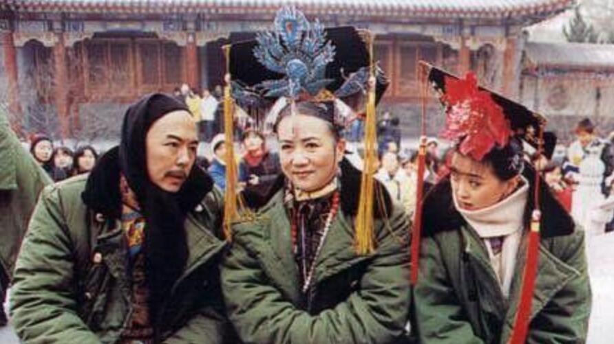 演员中场休息时的镜头，一个比一个搞笑