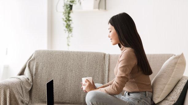 |如果有以上二种人，同事之间不必再去深交，为了利益损失了感情