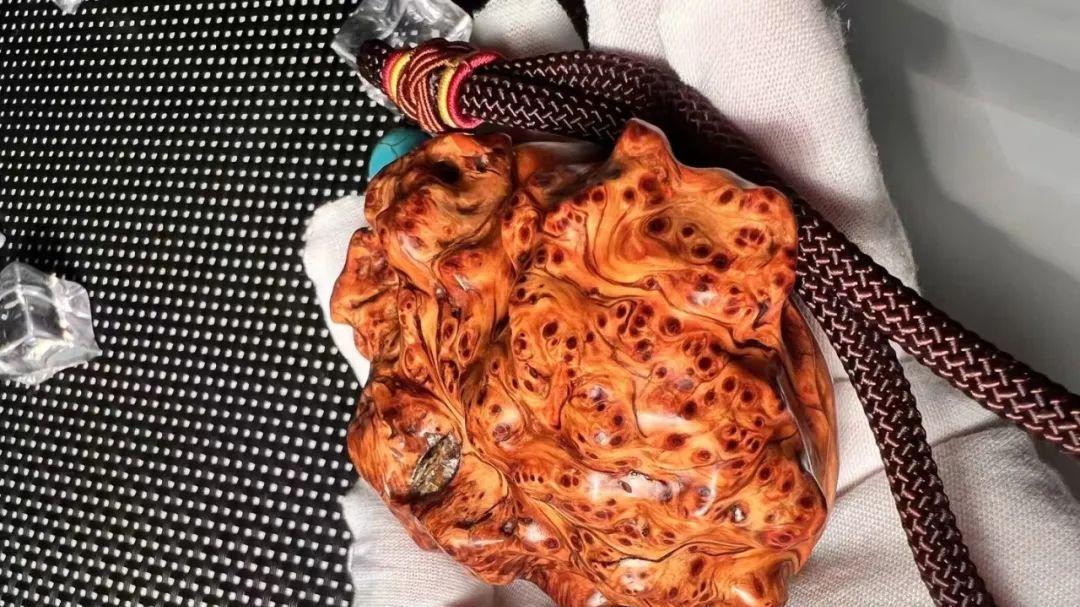 如何鉴别太行陈化瘤崖柏手串呢？