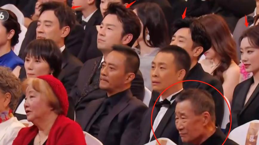 华表奖|华表奖的座位安排，彻底掀开了娱乐圈的丑态：戏子无情，流量至上！