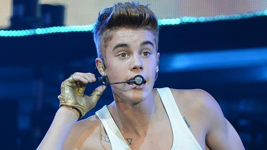 贾斯汀·比伯|贾斯汀比伯病情严重取消巡演，老婆晒脸颊消瘦照曝近况