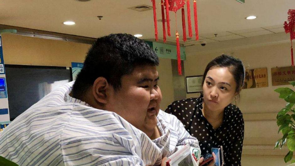 “中国首胖”王浩楠，为爱切胃暴瘦480斤，成名后出轨与娇妻离婚