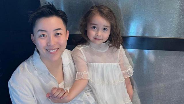 叶海洋|身价千万的单身女总裁叶海洋，生五国混血宝宝，无偶式养娃引争议