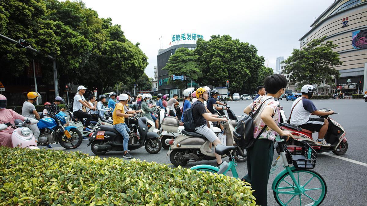 腾讯|47岁腾讯技术大牛被裁，熬过35岁职场危机，没想到还有更大的坎